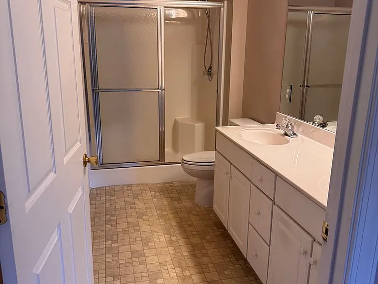 10 Shoreline Dr — Photo 19