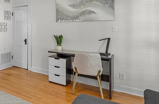 1109 W 41st St #1E — Photo 12