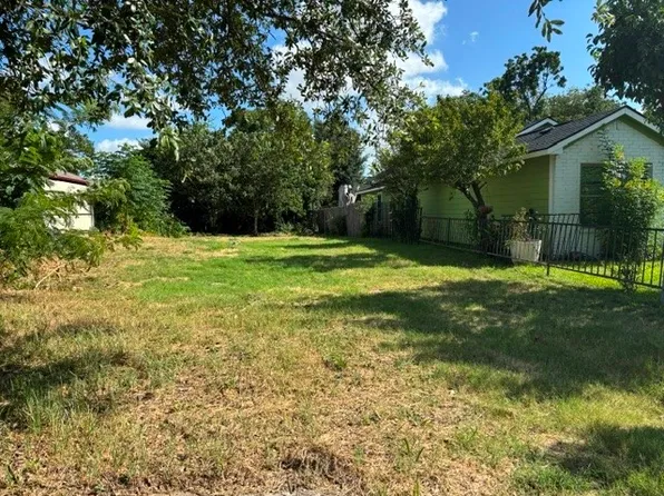 2023 Angelina Dr, Dallas, TX 75212