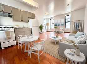 201 E 118th St, New York, NY