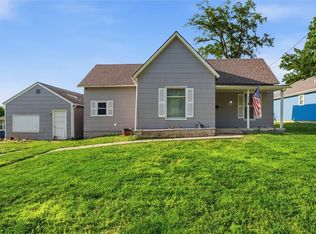 304 E Forest St, Harrisonville, MO 64701
