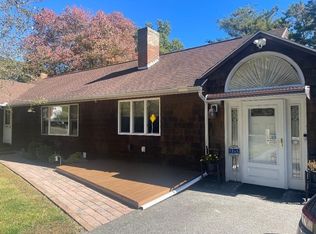 111 Clearbrook Dr, Springfield, MA 01118