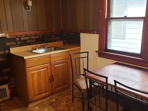 2nd image of 60 Easton Ave