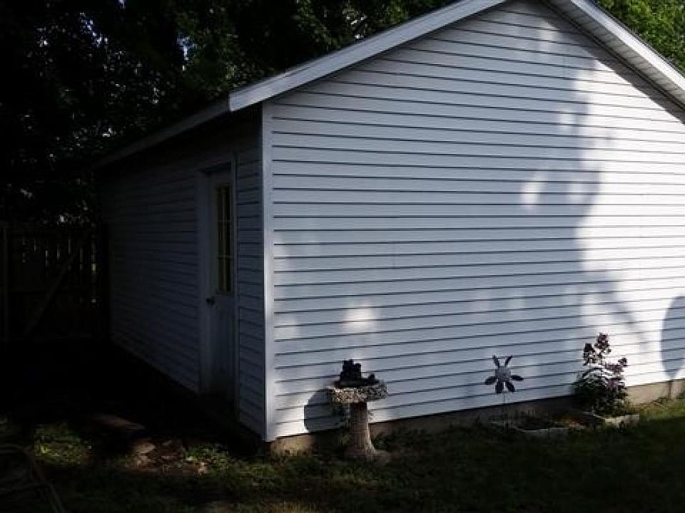 2nd image of 1720 Avenue C