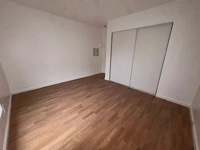 Oakcrest — Photo 3