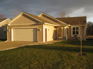 12890 Red Maple Ln, Holland, MI 49424