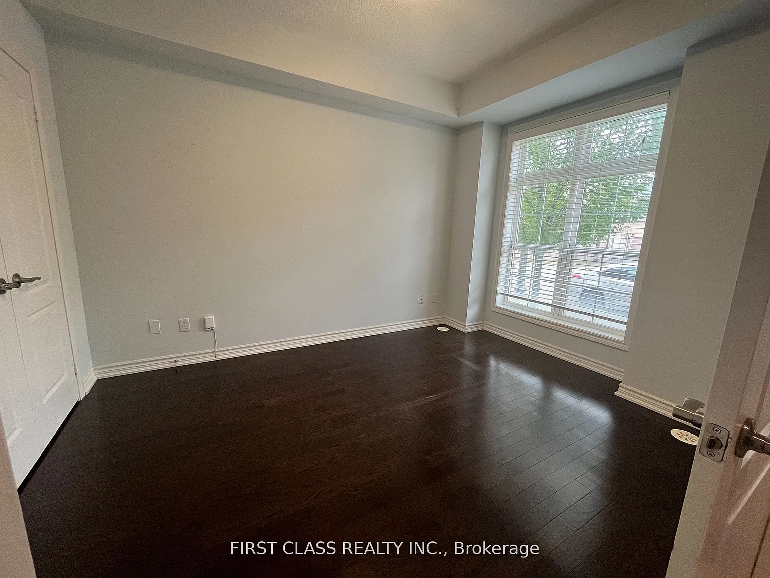 4 bed, $3,200 — Photo 3