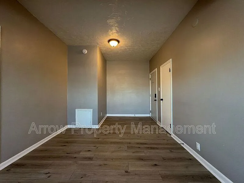 Building Photo - 1645 E St #2