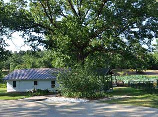 776 Omaha Dr, Omaha, TX 75571