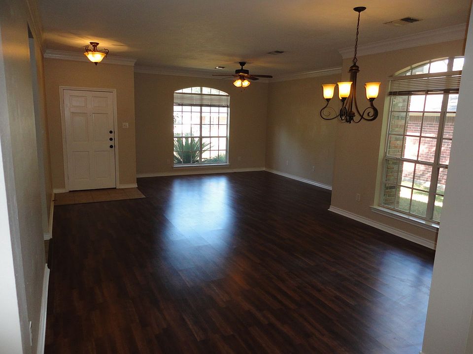 1st image of 1712 Laura Ln