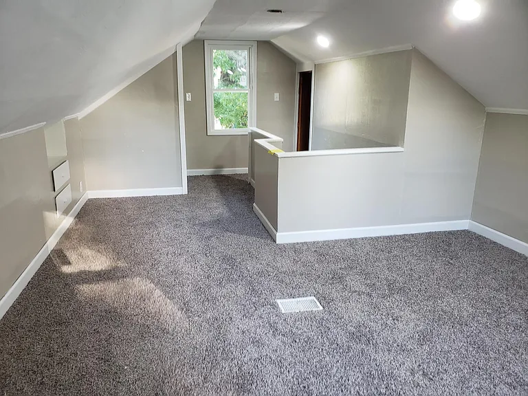 102 Sprague Rd — Photo 8