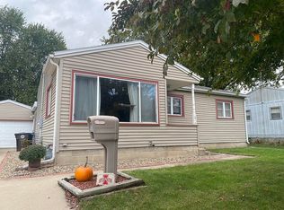 1216 Saint Andrews Ave, Waterloo, IA 50701