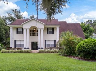 15701 Acorn Cir, Tavares, FL 32778