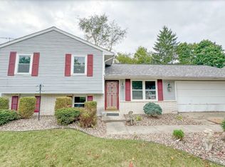 1110 Park Ct, Tecumseh, MI