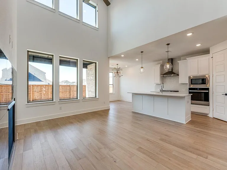 4421 Bandera Dr — Photo 6