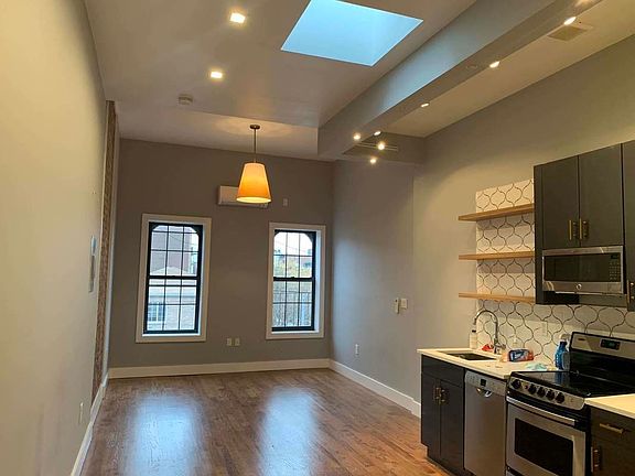 3rd image of 419 Throop Ave #3F