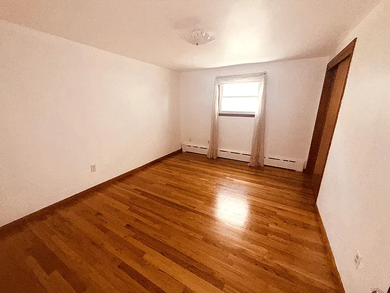 25 1/2 Thurston Ave #B — Photo 14