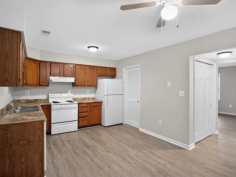150 Farrell Ln — Photo 5