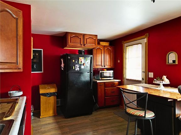 5th image of 230 Whitestown Vlg APT G
