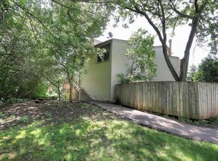 5521 E Bavarian Pass NE, Fridley, MN 55432