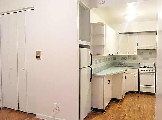 1st image of 11 E 32nd St APT 8C