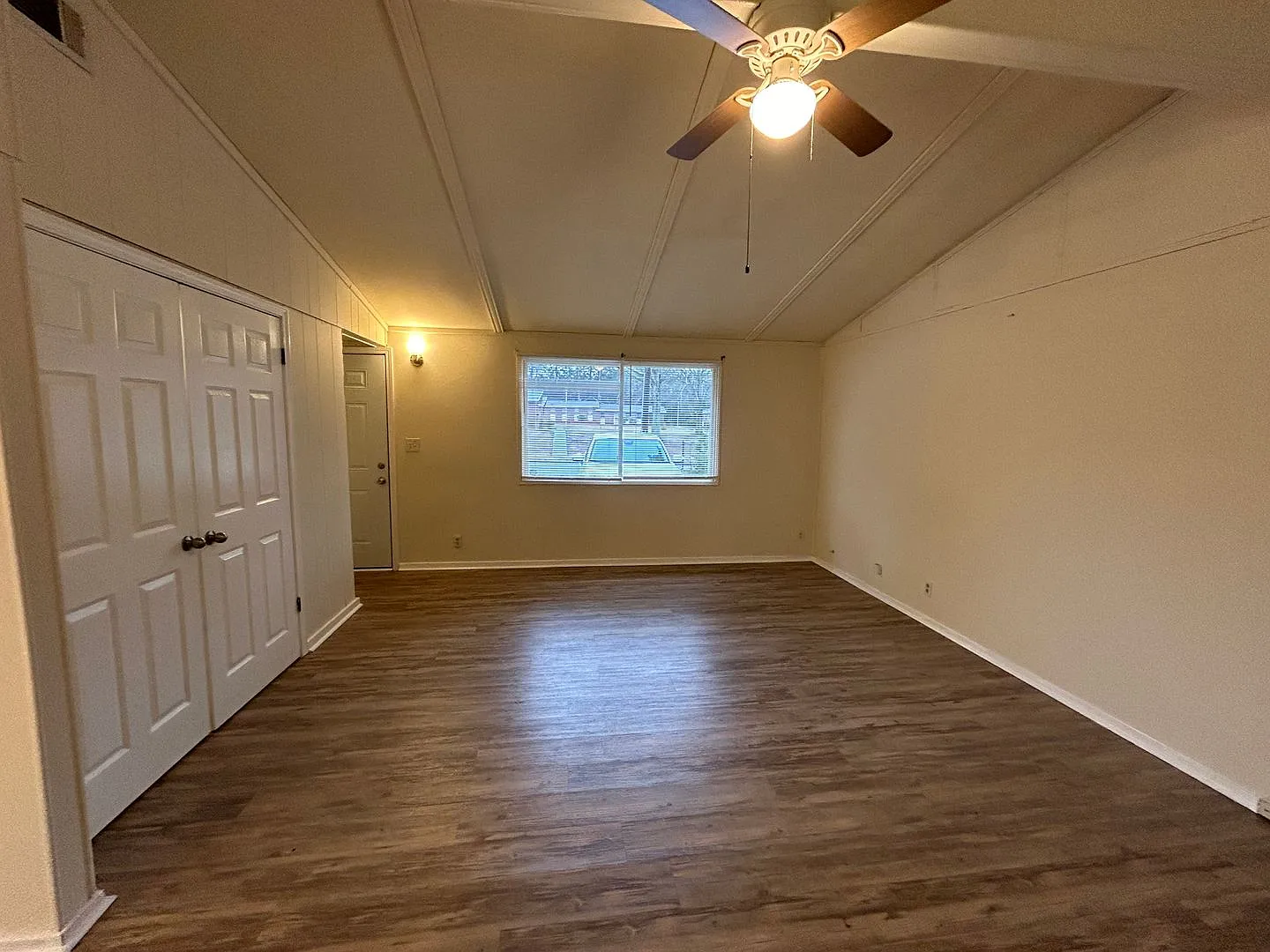Newnan- 73 Spence Ave 3 Bedroom 1 Bath — Photo 3