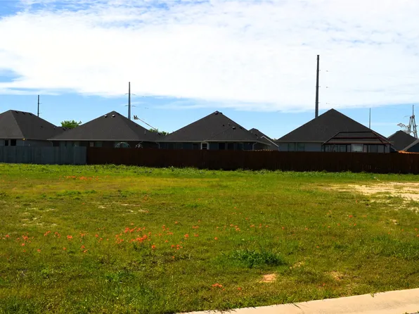 317 Preston Rd, Mabank, TX 75147