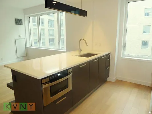 Rented by KVNY Soho | media 14
