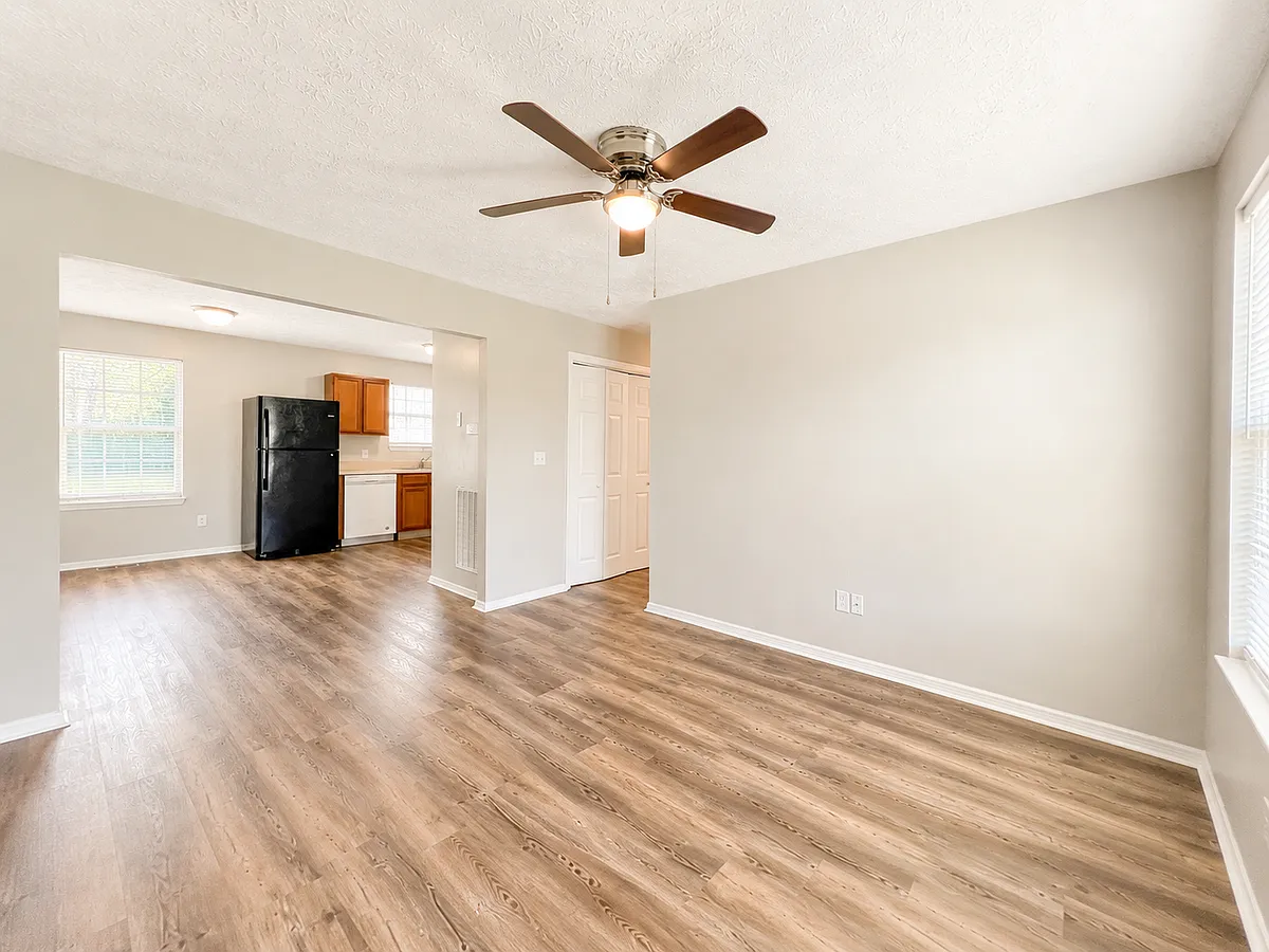 Building Photo - 804 Forest Dale Ln #A