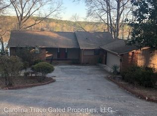 3 Lakeview Dr, Sanford, NC 27332