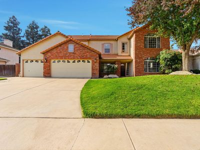 2521 S Peppertree Street, Visalia, CA, 93277