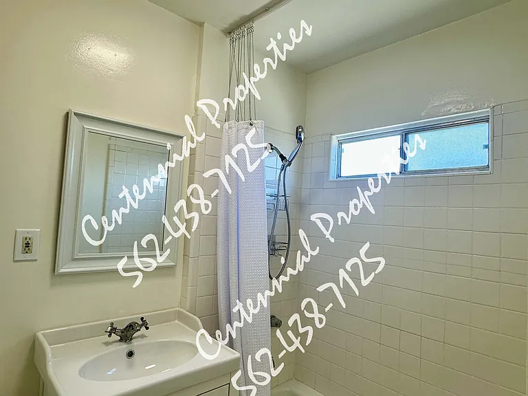 383 Gladys Ave #B — Photo 12