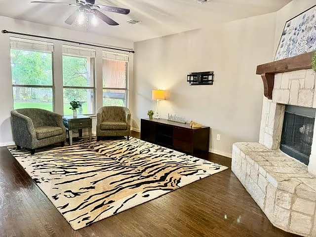 4500 Lakeside Hollow St — Photo 12
