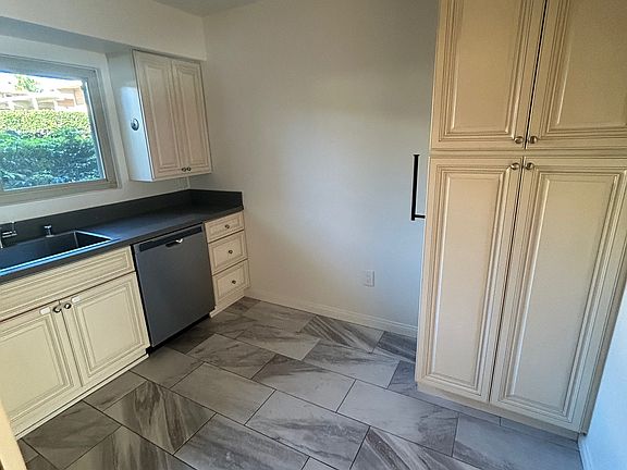 4th image of 6808 Hyde Park Dr Unit D