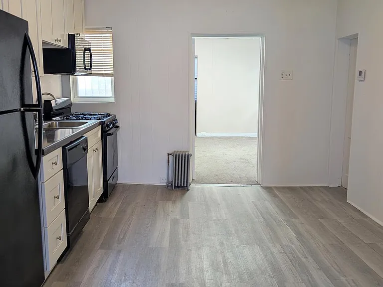509 Snyder Ave — Photo 3