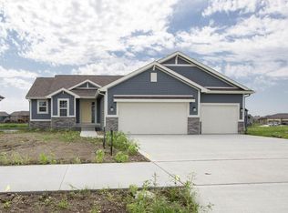 2111 NW Reinhart Dr, Ankeny, IA 50023