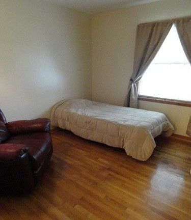 5th image of 119 Bangor Ave