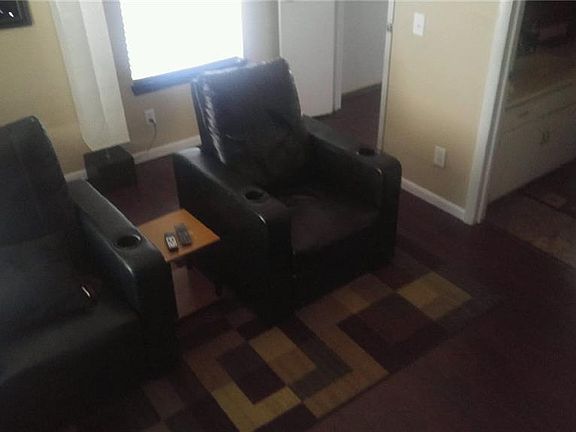 4th image of 2829 NW Indian Creek Blvd