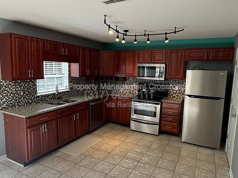 1455 Bearsden Dr — Photo 6