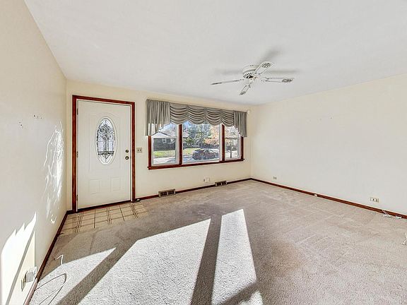 3rd image of 808 N Eastland St