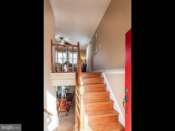 5th image of 401 E Staunton Ave