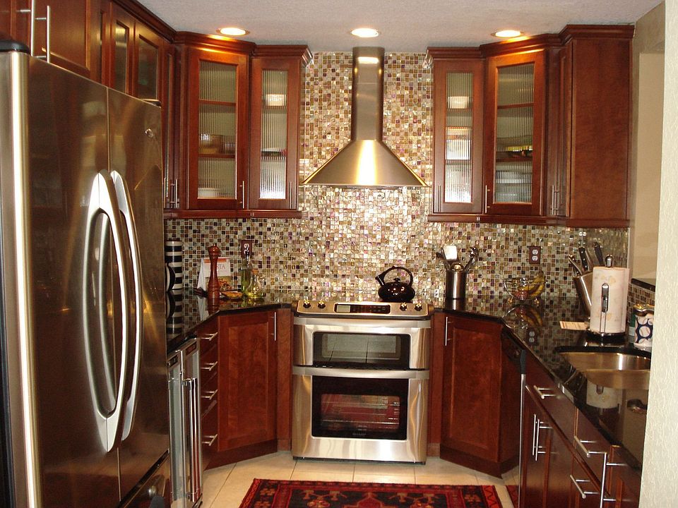 Gorgeous kitchen and much more!