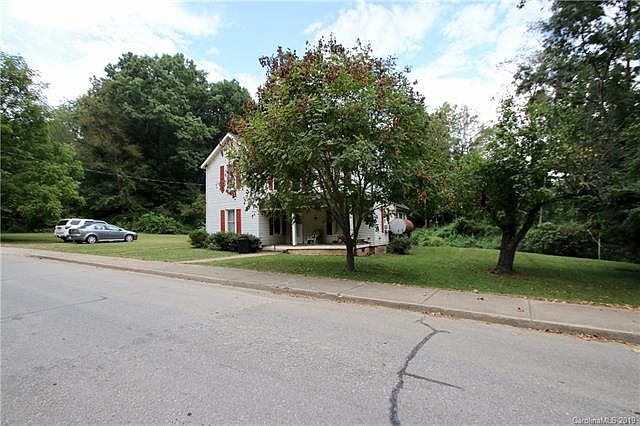 1st image of 156 Chestnut Park Dr