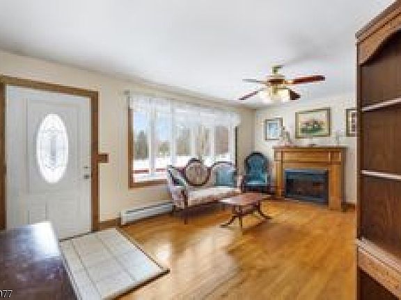 3rd image of 331 Mount Hermon Rd