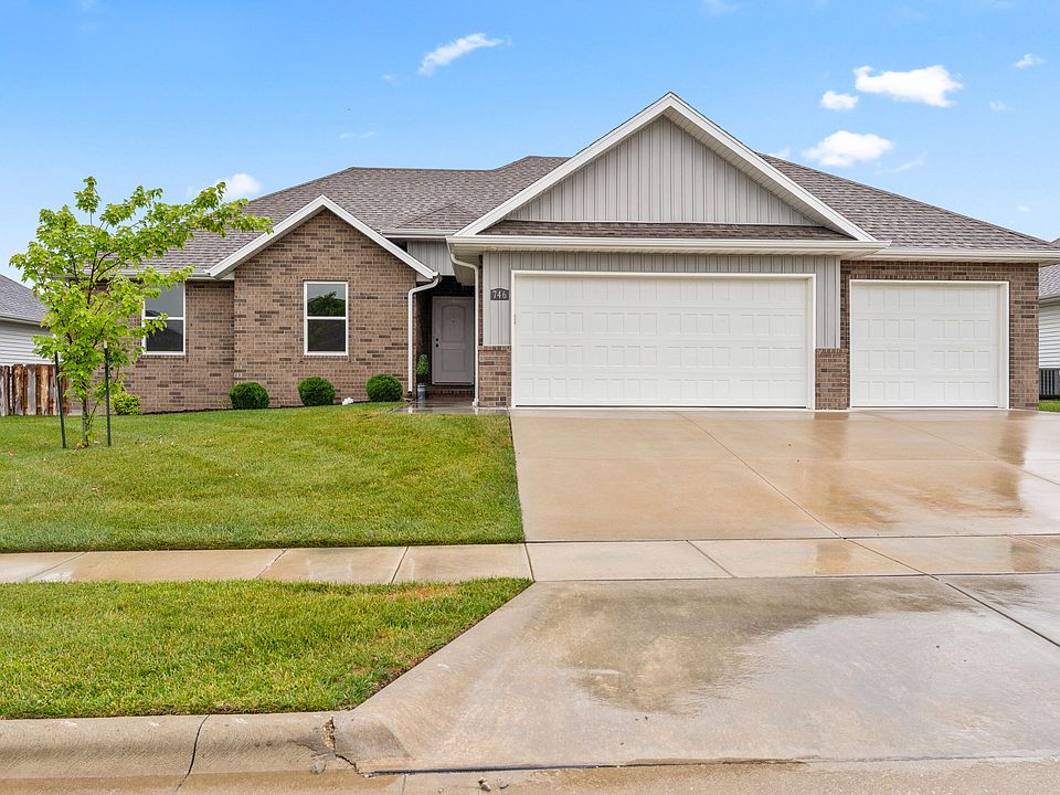 1st image of 746 E Penzance Circle