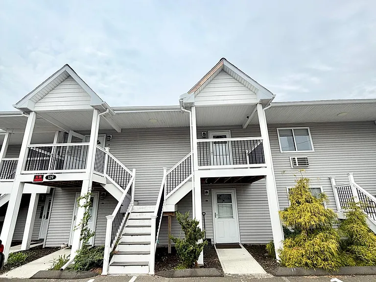 129 Cosey Beach Ave #B02 — Photo 1