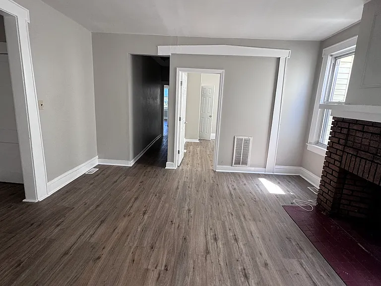 248 Nye Ave #5 — Photo 6