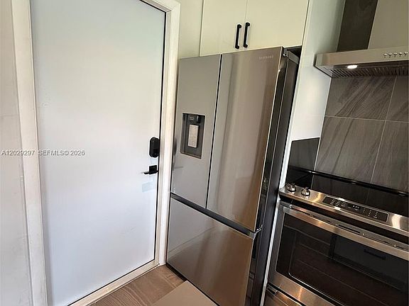 5th image of 657 NE 92nd St APT 4E