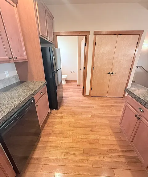 518 NE 85th Cir — Photo 13