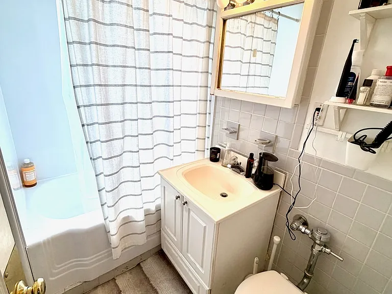 59 Manchester Rd #B — Photo 11